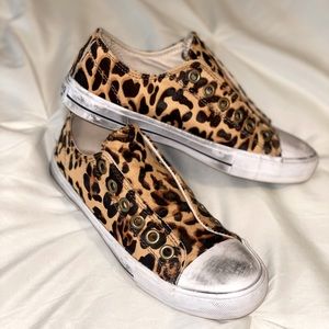 🐆Cowhide cheetah sneakers🐆 size 7! Barely worn